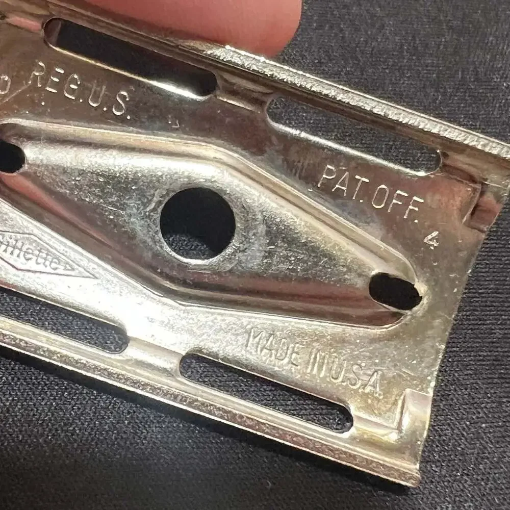 Vintage Double Edge Safety Razor with Silver Star Blades